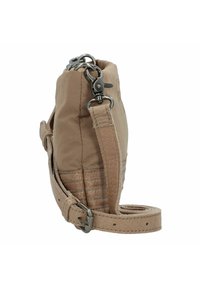Borsa in nylon color kne, con dettagli in pelle, base strutturata, tracolla regolabile e accessori in argento. Caratterizzata da un design plissettato e una chiusura sicura.