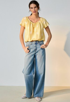 Next, REGULAR FIT - SHORT SLEEVE BUBBLEHEM SCOOP NECK T-SHIRT . - Blúz - lemon yellow polka dot