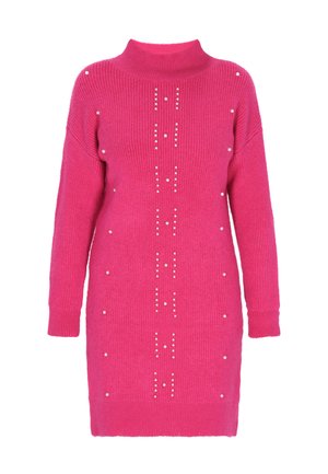 Roze gebreide trui jurk met een hoge hals, voorzien van decoratieve parelaccenten en verticale lijnpatronen. Lange mouwen en geribbelde textuur.
