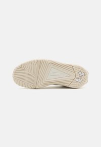 Under Armour REIGN 6 - Chaussures fitness - ivory dune/stone/white