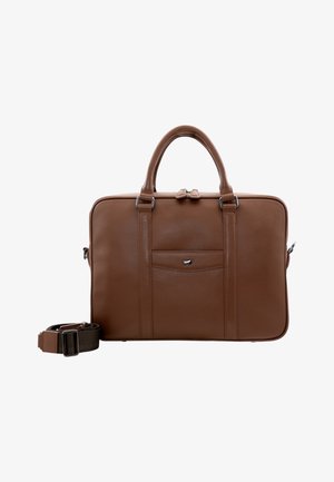 Braune Lederaktentasche mit oberen Tragegriffen, Vordertasche und abnehmbarem Schultergurt. Glatte Textur, rechteckige Form, minimalistisches Design.