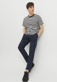 Jack & Jones JPSTMARCO JJFURY ANA - Chino - mulch