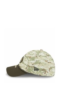 Tarnmuster-Baskenmütze mit strukturiertem Design, mit gebogenem Schirm, gesticktem Logo und strukturiertem Stoff in grünen und braunen Farbtönen.