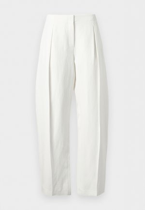 Λευκό παντελόνι ψηλόμεσο με πτυχώσεις στο μπροστινό μέρος, ίσια φαρδιά μπατζάκια και κρυφό μπροστινό κούμπωμα, παρουσιάζεται πάνω σε μονόχρωμο φόντο.