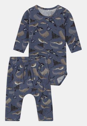 NBMTAMMES BODY SET UNISEX - Leggings - blue