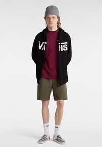Vans LEFT CHEST LOGO TEE - Jednoduché tričko - burgundy