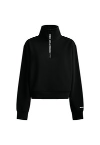 Sudadera negra con cuello alto, cierre de cremallera de cuarto en la parte delantera y puños acanalados. Muestra el texto "RED BULL RACING" en el cuello.