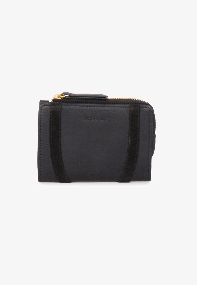 Portefeuille en cuir noir avec une finition lisse, doté d'une fermeture éclair dorée, de contrastes de velours sombre et d'une marquage en relief à l'avant.