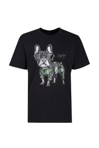 Schwarzes Baumwoll-T-Shirt mit einem Grafikdruck eines Französischen Bulldogs, der eine Brille und Tarnhosen trägt. Das Design enthält grüne Akzente und Markentext.