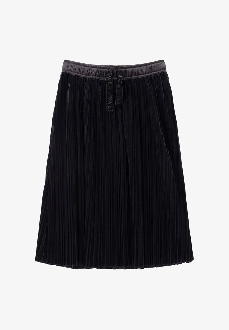 Gonna plissettata nera realizzata in morbido tessuto testurizzato, dotata di un elastico in vita con cordoncino e una leggera lucentezza su tutta la superficie.