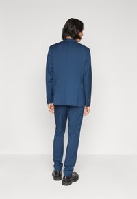 Pier One PERFORMANCE STRETCH SUIT - Odijelo - dark blue