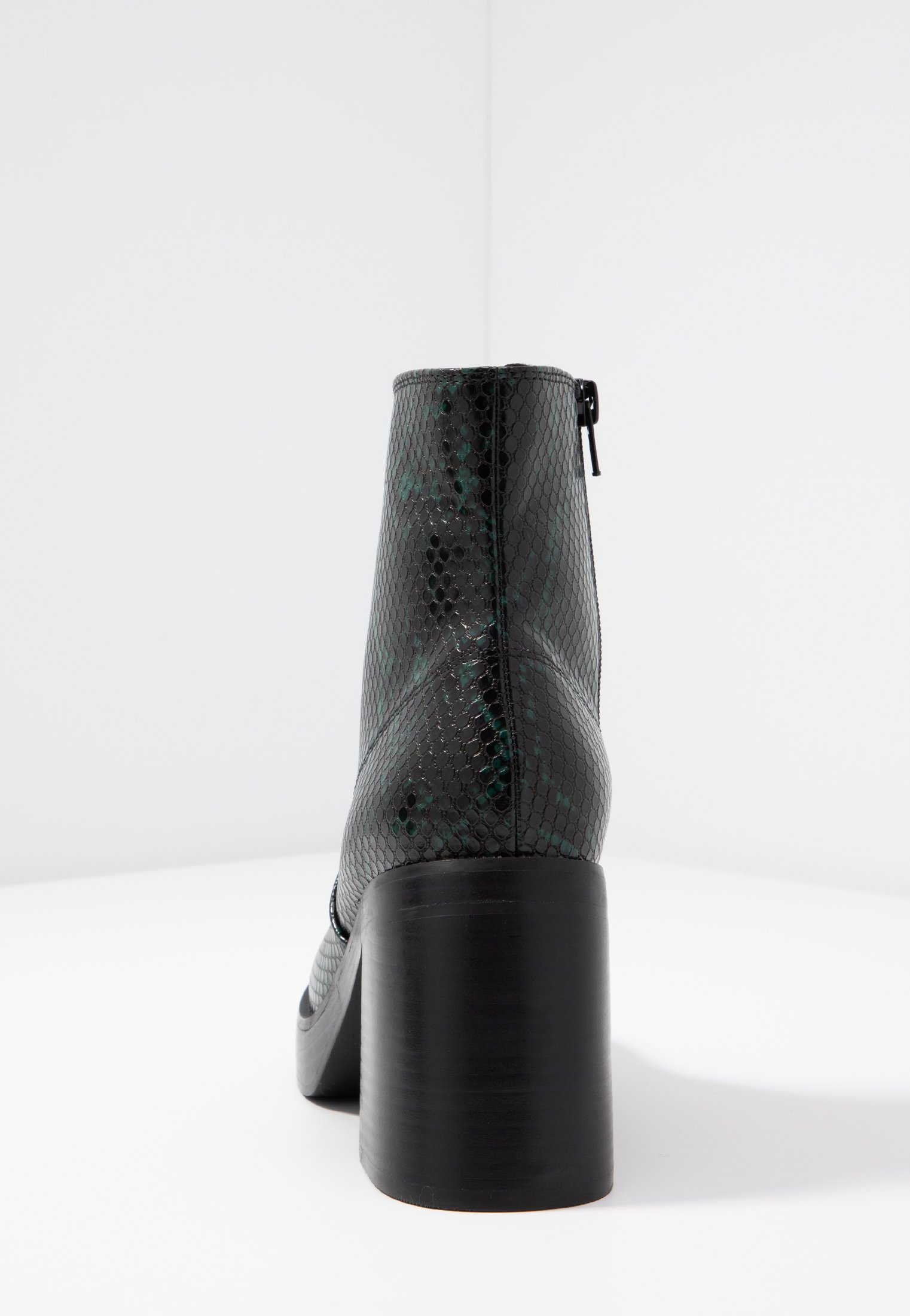 MANSON PLATFORM BOOT Enkellaarsjes met hoge hak green MANSON PLATFORM BOOT Enkellaarsjes met hoge hak green