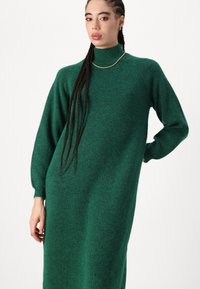 YAS YASBALIS FUNNEL DRESS - Robe pull - fir