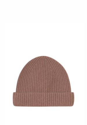 Braune, gerippte Strickmütze mit umgeschlagenem Bündchen, flach auf weißem Hintergrund dargestellt.