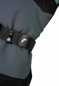 Neoprenhandschuh mit einem dunkelgrauen und schwarzen Farbschema, ausgestattet mit einem verstellbaren schwarzen Riemen und einem Logodetail auf dem Riemen.