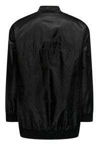 Veste bomber noire en tissu brillant, dotée d'un col montant, de poignets élastiques et d'un ourlet côtelé. Texture lisse, design sobre.