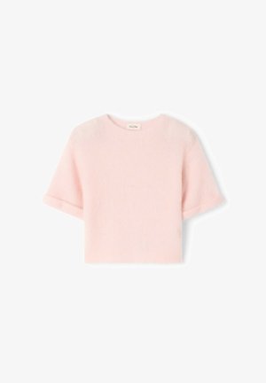Krátky rukáv, pulóver s okrúhlym výstrihom v jemne ružovej farbe, vyrobený z nadýchanej pleteniny. Má zahnuté manžety a uvoľnený strih.