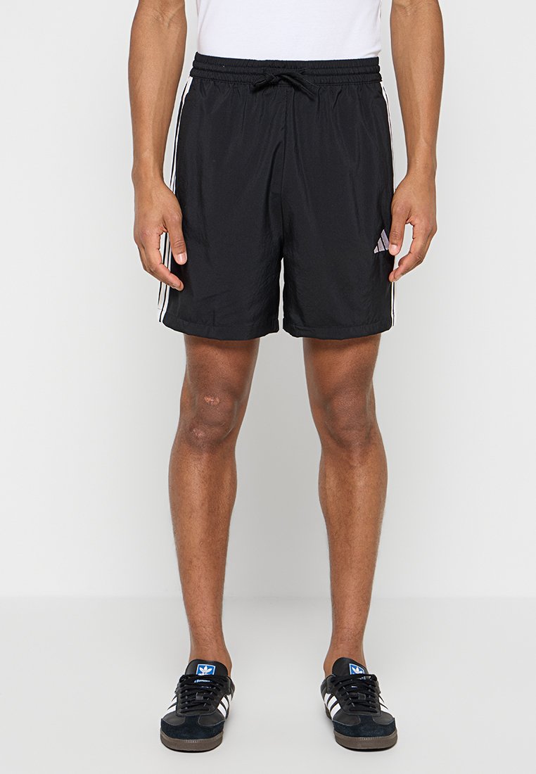 adidas Sportswear Korte broeken zwart adidas Sportswear Korte broeken zwart