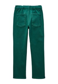 Pantalons en denim vert avec une taille élastique, dotés de deux poches arrière et d'une coupe droite. Texture lisse et finition unie.