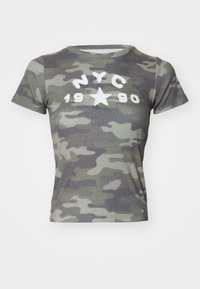 BDG Urban Outfitters NYC 1990 APPLIQUE TEE - T-shirt print - camo