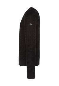 Schwarzer, grob gestrickter Pullover mit Rippbündchen und -saum, strukturierten Mustern und einem kleinen Logotag nahe der Schulter.