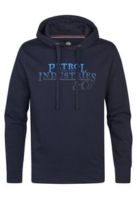 Hanorac bleumarin din bumbac, cu buzunar frontal tip kangur, glugă cu șnur și text grafic "PETROL INDUSTRIES & Co" în nuanțe de albastru și gri.