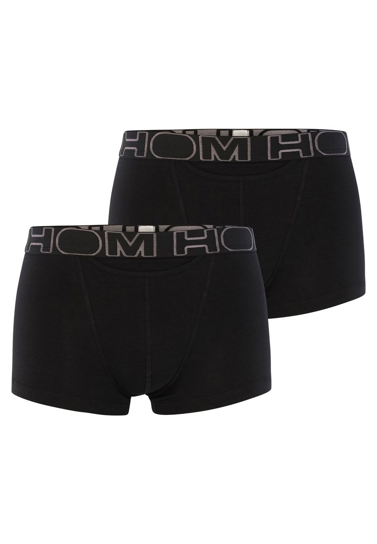 Černé boxerky pro muže vyrobené z hladkého materiálu, s širokým páskem, na němž je kontrastním šedým písmem uvedeno jméno značky.
