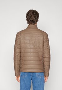 Guess BIKER - Letná bunda - walnut shell