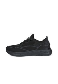 Schwarzer Sportschuh aus Mesh- und Synthetikmaterialien. Verfügt über eine gepolsterte Sohle, ein schnürbares Design und strukturierte Oberflächendetails.