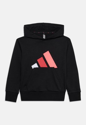 Sweat à capuche noir avec poche avant, poignets et ourlet côtelés, avec un logo géométrique rouge, rose et blanc sur la poitrine.