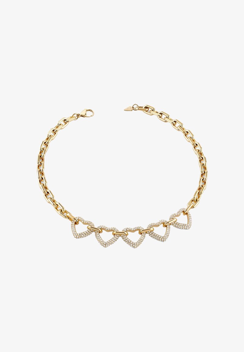 Bracelet chaîne en or avec cinq breloques en forme de cœur reliées, incrustées de petits cristaux clairs, fermeture à pince homard.