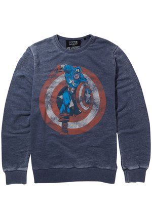 Granatowy sweatshirt wykonany z miękkiego materiału, z grafiką superbohatera z tarczą na tle okrągłego czerwono-białego wzoru.