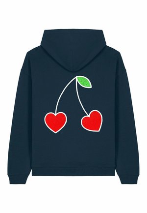 Sudadera azul marino con un gran diseño bordado de dos corazones rojos conectados por un tallo verde y un contorno blanco en la parte posterior.