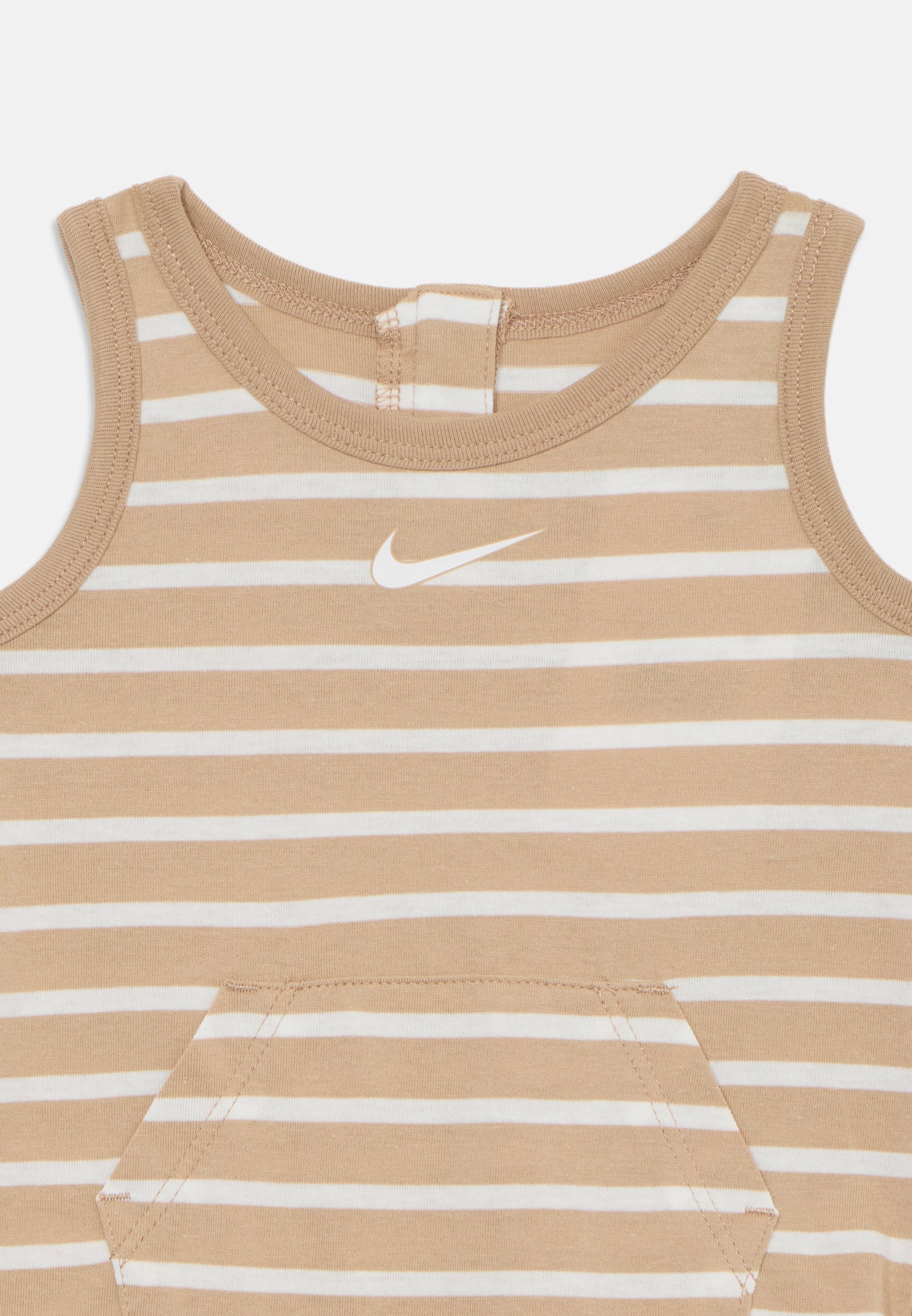 nike sportswear essential tank