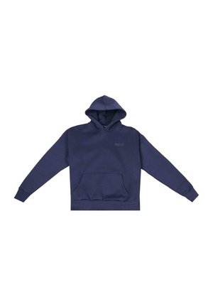 Marineblaues Kapuzensweatshirt mit einer Kängurutasche, gerippten Bündchen und Saum. Der Stoff wirkt weich, glatt und schlicht ohne Aufdruck, lediglich mit einem dezenten Logo.