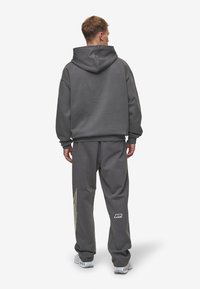 Pegador BLAMOR OVERSIZED HOODIE - Felpa con cappuccio - washed anthracite
