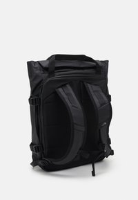 The North Face COMMUTER PACK L UNISEX Matkakott black/must