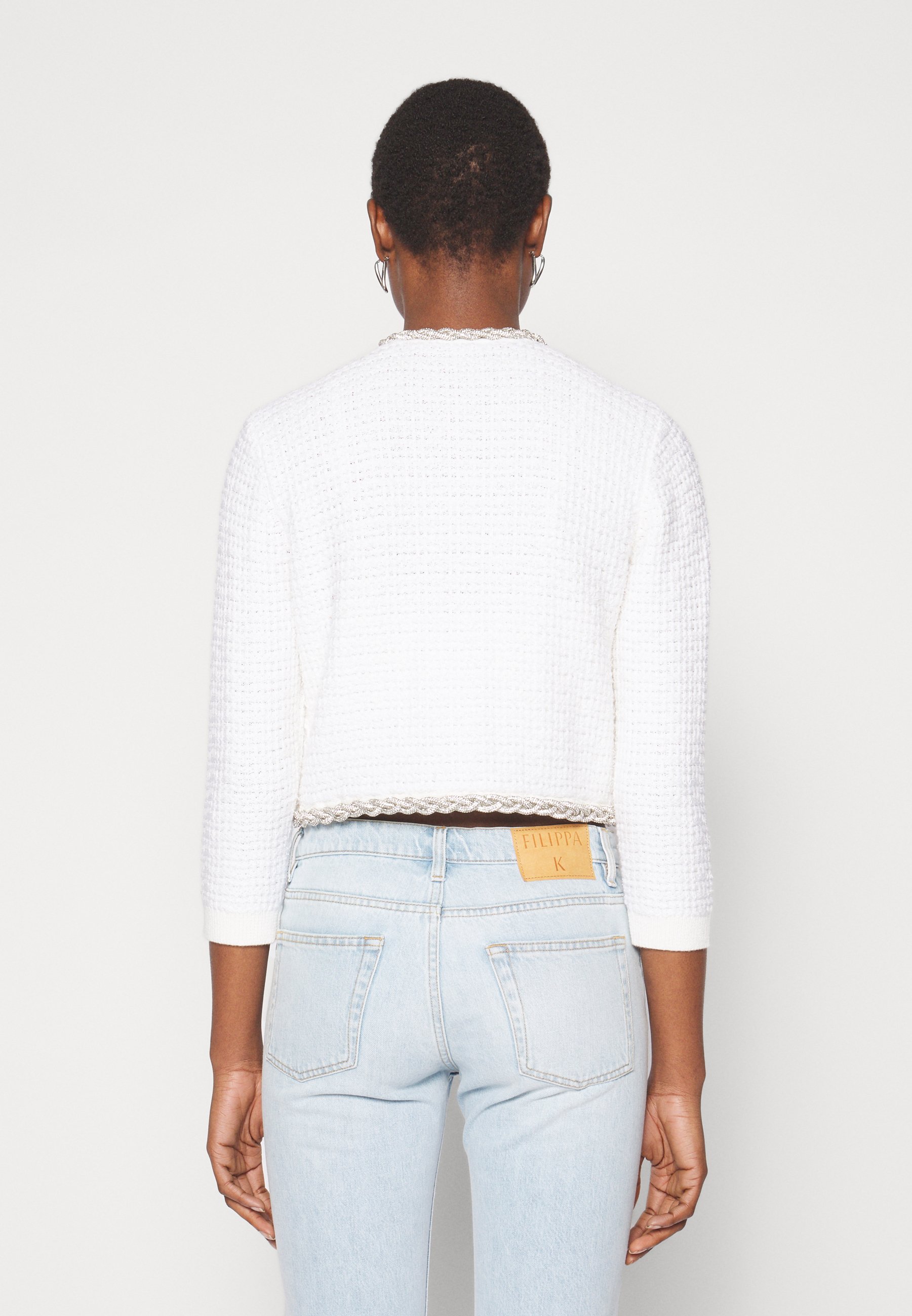 ❣️人気新作 新品♡ Alice+Olivia 青白ニットカーディガン♡　465 Arlen Cropped V-neck Cardigan In Soft White/multi | Alice +