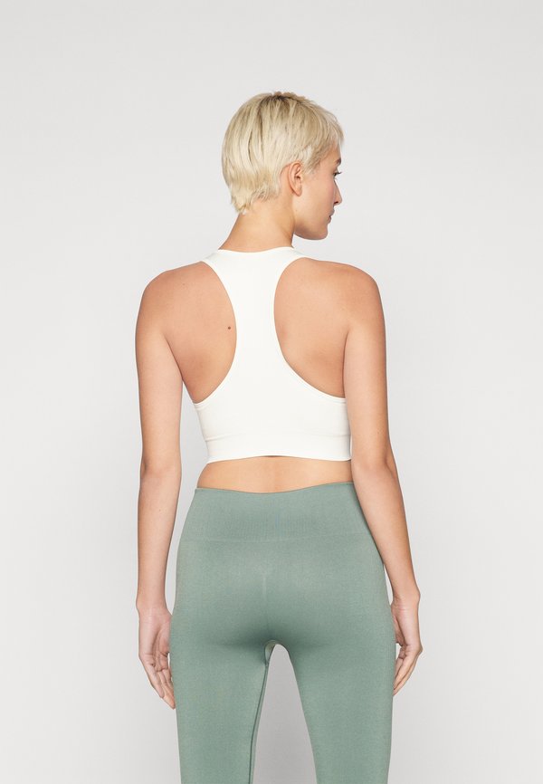 ONPDAISY-2 SEAM BRA  - Medium support sports bra - cloud dancer3