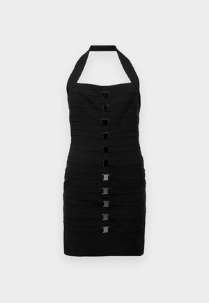 Vestido preto com decote halter, apresentando pregas horizontais, forma ajustada e seis acentos quadrados brilhantes na frente. Tecido suave e elástico.