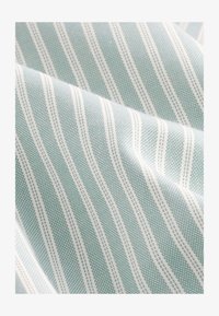 Selezionato, seafoam green