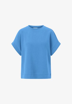 Sinine lühikeste varukatega dressipluus, mis on valmistatud pehmest kangast, ümarate kaelustega ja mugava lõikega. Varukad on mansettidega ja alumine äär on sirge.