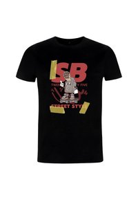 Černé bavlněné tričko s barevným grafickým potiskem, na kterém je kreslená postavička reproduktoru, text "SB TWENTY FIVE" a "STREET STYLE", zvýrazněné žlutou páskou.