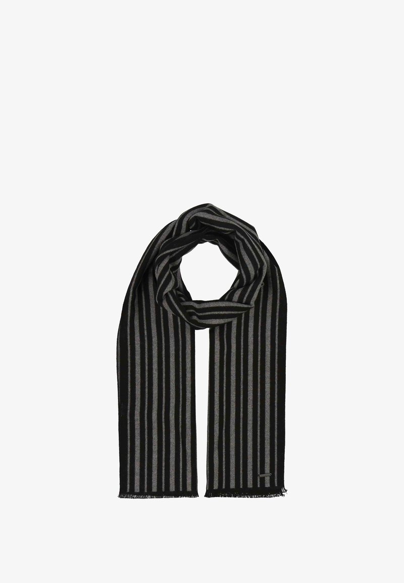 Sort og grå stribet tørklæde med en blød tekstur, der har frynser i enderne og et fremtrædende logo accent nær kanten.