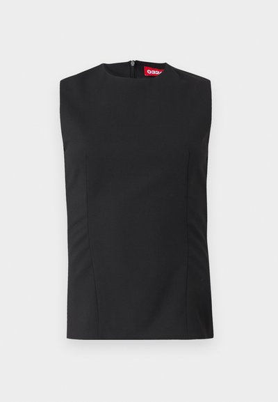 Svart ermeløs topp med høy hals, frontfold, og usynlig baklås. Laget av glatt stoff med en strukturert passform.