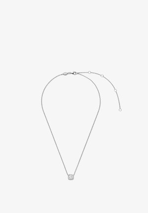 Silberne Halskette mit einer zarten Kette und einem quadratischen Anhänger, der einen zentralen Stein hat, umgeben von kleineren Steinen, die einen dezenten Glanz verleihen.