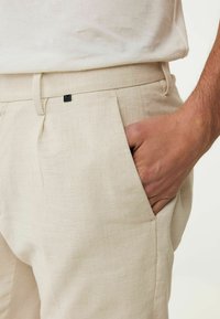 Mexx ENZO PREMIUM TAILORED - Chinos - greyish sand