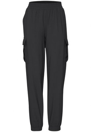 Czarne spodnie cargo z elastycznym pasem, z kieszeniami bocznymi, zwężającymi się mankietami i gładką fakturą materiału.