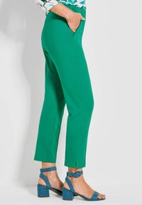 GOLDNER LOUISA PETITE - Broek - green
