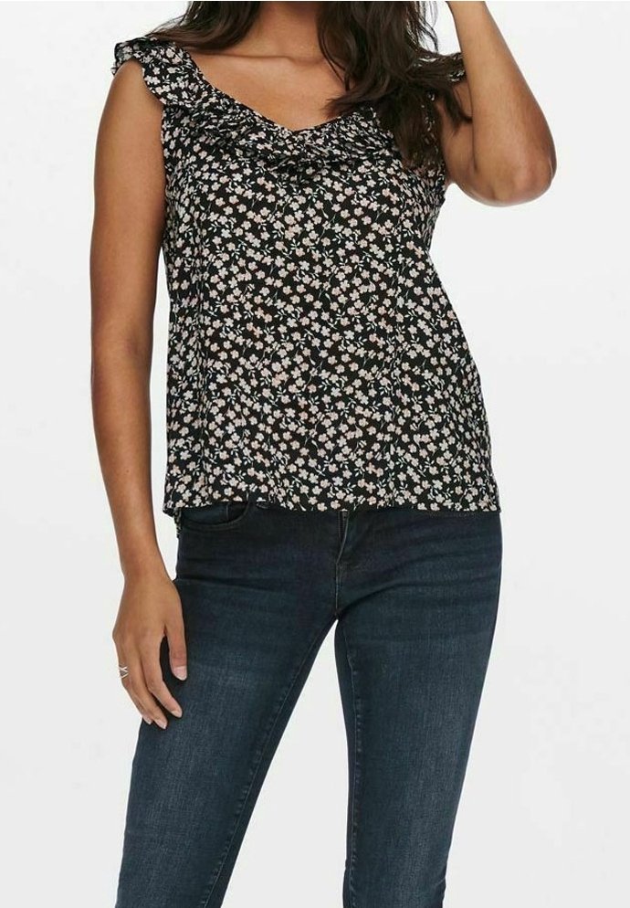 Blusa nera a fiori con scollatura arricciata, decorata con piccoli fiori rosa e bianchi su uno sfondo scuro; tessuto leggero con vestibilità ampia.